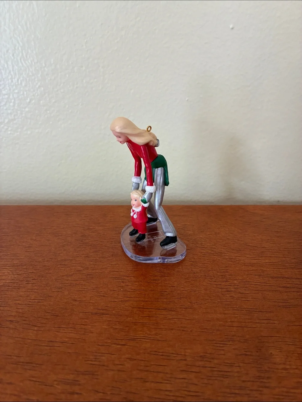 2001 Hallmark Keepsake “Barbie And Kelly On The Ice” Christmas Tree Ornament